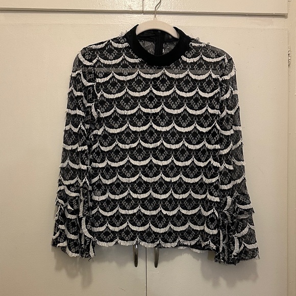 harmonny Tops - Chic Scallop Lace Black and White Blouse